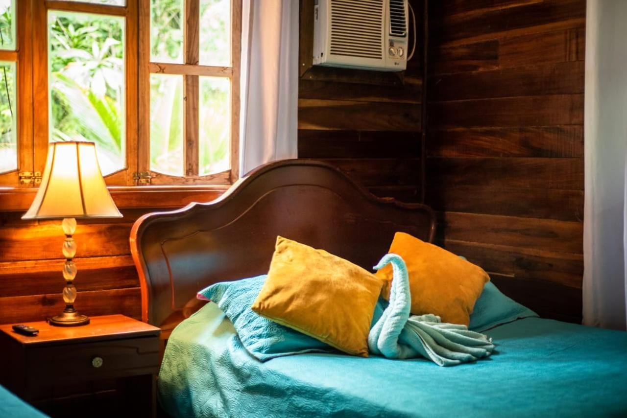 Hotel Tierra Verde Bed And Breakfast Бокас-дель-Торо Экстерьер фото